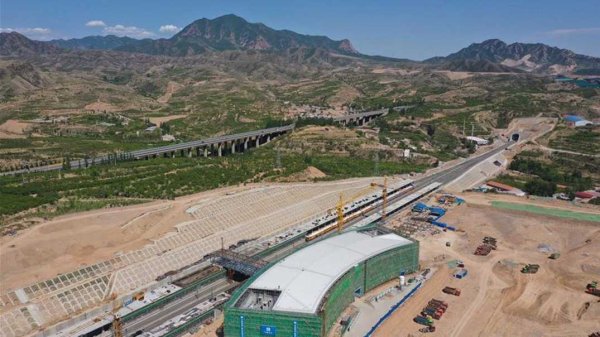 富豪配资 1至4月全国铁路完成固定资产投资1947亿元